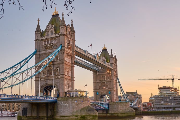 Tower-Bridge-London-20161220.jpg