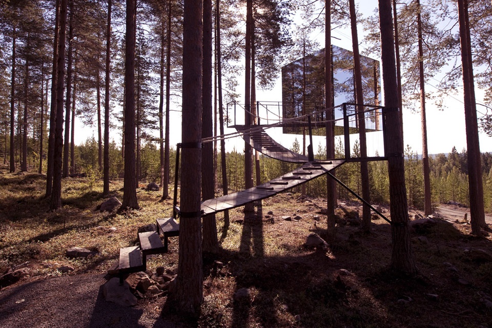 The Mirror Cube, Sweden