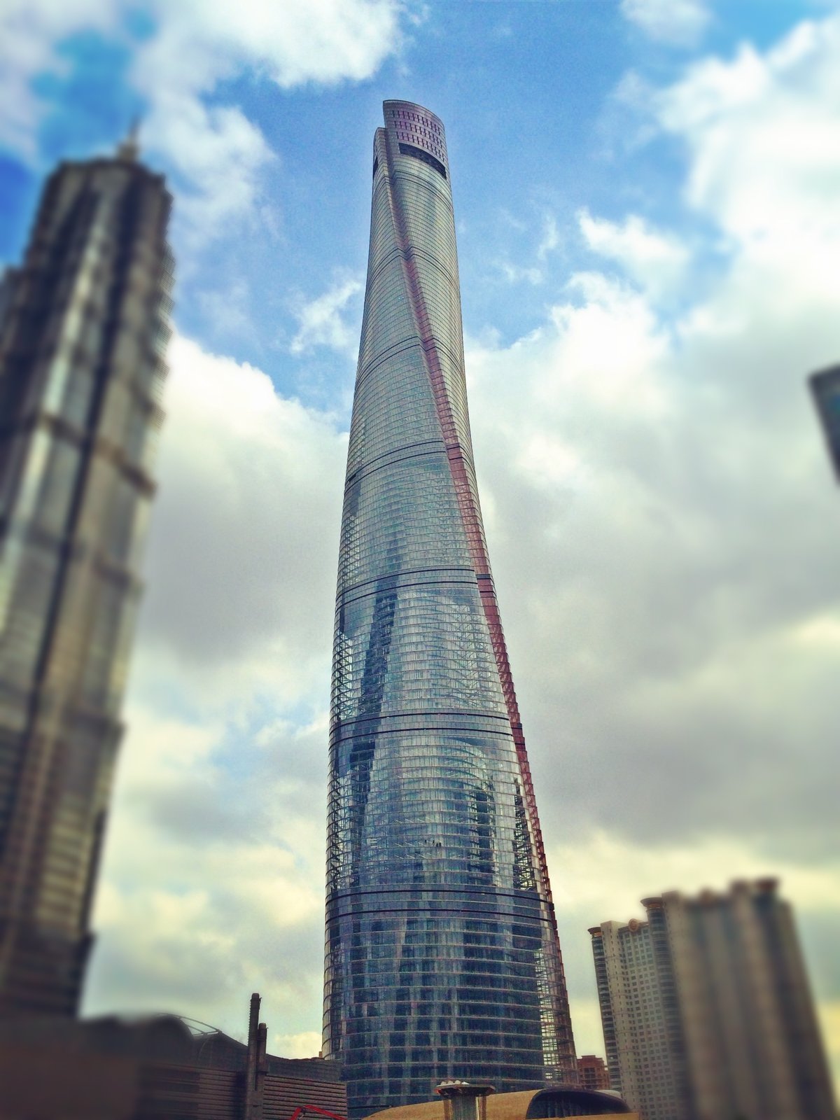 Shanghai-Tower_Wikipedia_20170705.jpg