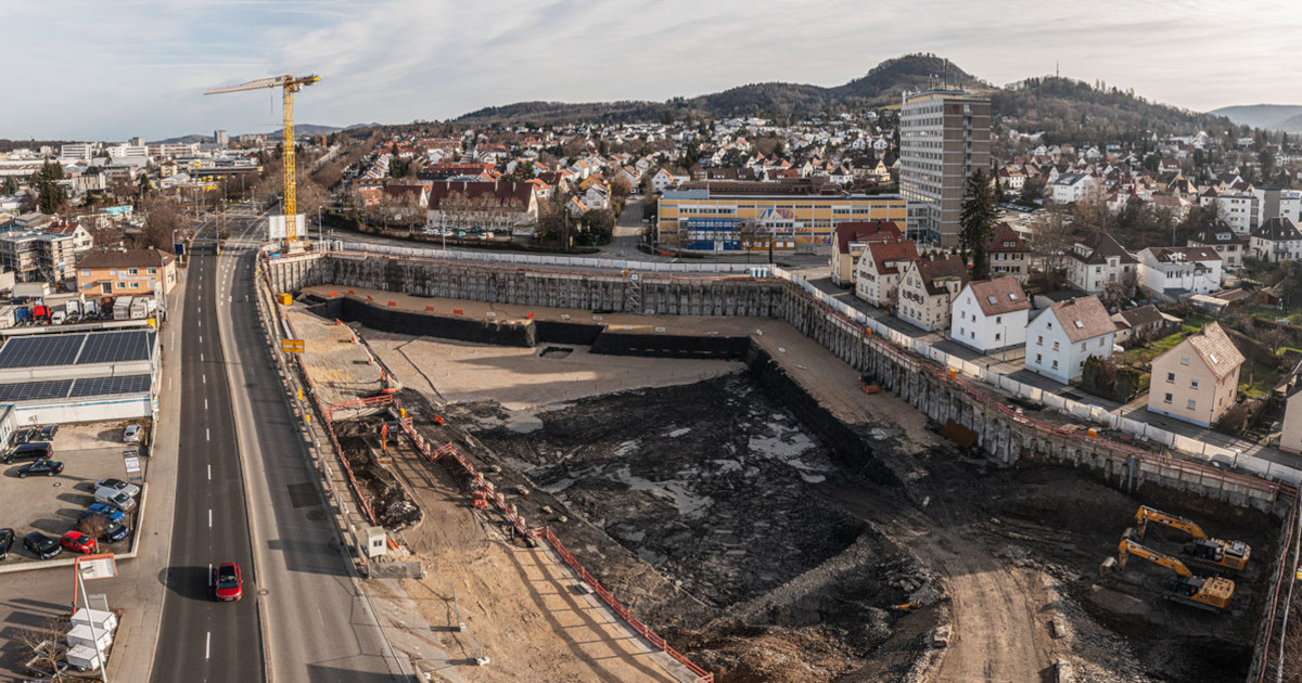 100.000 Kubikmeter: Baugrube beim Landratsamt Reutlingen