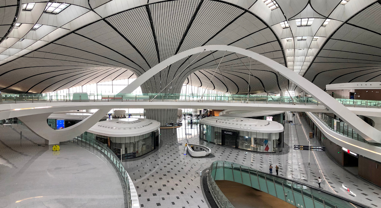 Inspirující architektura letiště Daxing v Pekingu